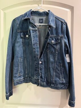 GAP Denim Jacket | Medium Wash | Size Medium | NWT